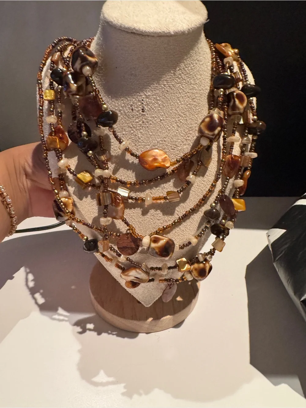 Vintage Brown and Amber tone Beaded and shell Women's Necklace - Picture 2 of 12